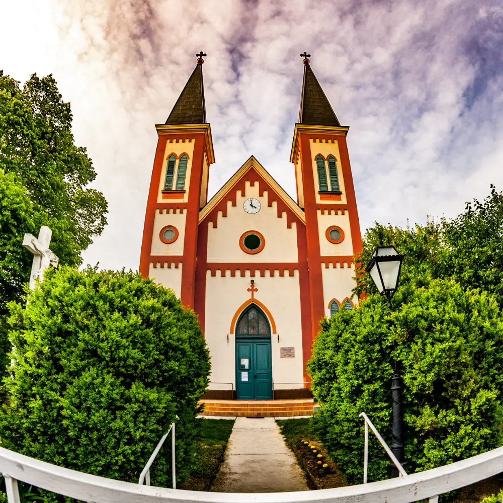 Tiszaföldvári Szent István Római Katolikus Templom